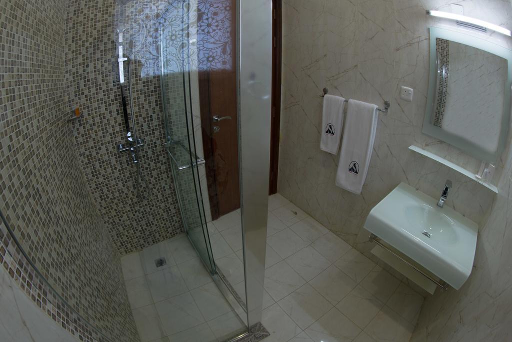 Aparthotel Sara Plaza (Adults Only) Kuwait City Zimmer foto