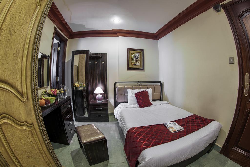 Aparthotel Sara Plaza (Adults Only) Kuwait City Zimmer foto